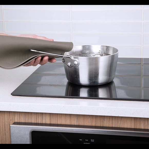 Prep Solutions 100% Silicone Heat Resistant Multifunctional Mat, 12" Diameter. - Picture 6 of 8